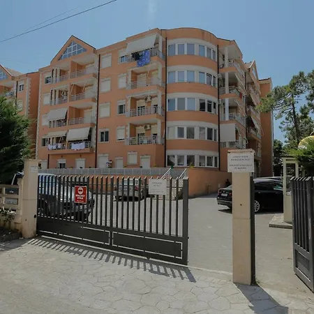 Apartment Lejlighed